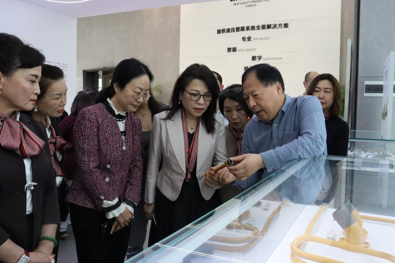 2025��3��26������������ȫ��̨�������񸱻᳤����Ů��ί����ί������һ�й���ca88�����ɷݵ�����������������